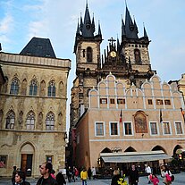 Teynkirche und Glockenhaus