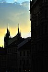 Silhouette der Tyn Kirche am Abend Silhouette der Tyn Kirche am Abend