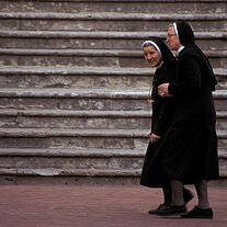 zwei Ordensschwestern  San Gimignano