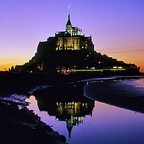Le Mont Saint Michel am Abend Spiegelung