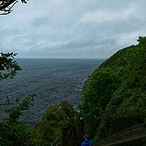 Treppenabgang zum Meer