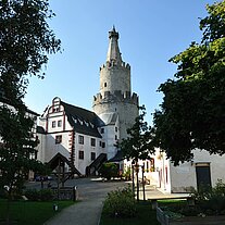 die Burg mit Innenhof