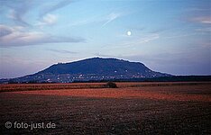 Mondaufgang hinter dem Borszörcsök Mondaufgang hinter dem Borszörcsök
