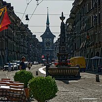 Kramgasse mit Kreuzgassbrunnen zu Zytglogge