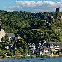 Burg Metternich an der Mosel