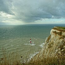 Beachy Head Cliffs mit Leuchtturm